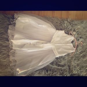 Girl white dress size 4